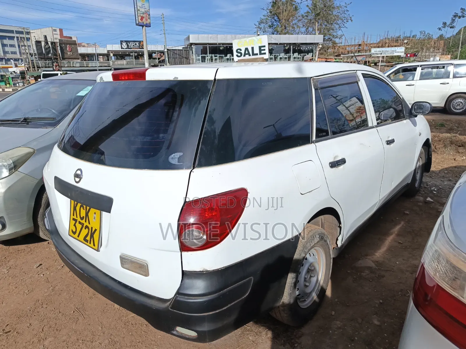 Nissan Advan 2010 White