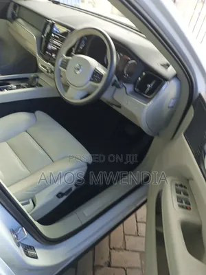 Volvo XC60 2019 White