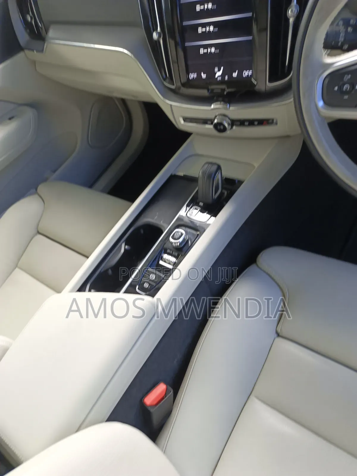 Volvo XC60 2019 White