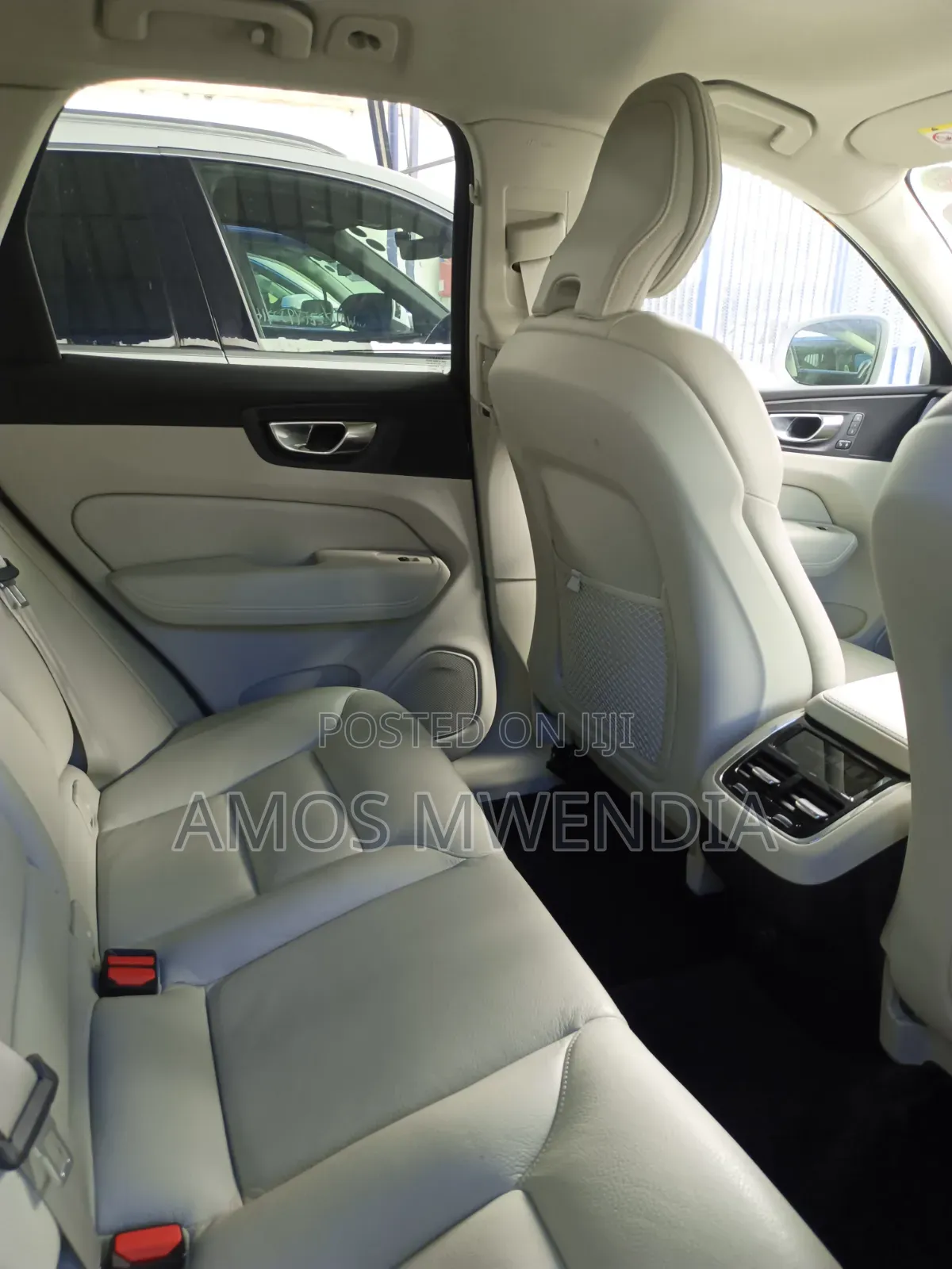 Volvo XC60 2019 White