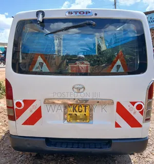 Toyota HiAce 2010 White