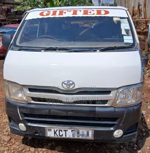 Toyota HiAce 2010 White