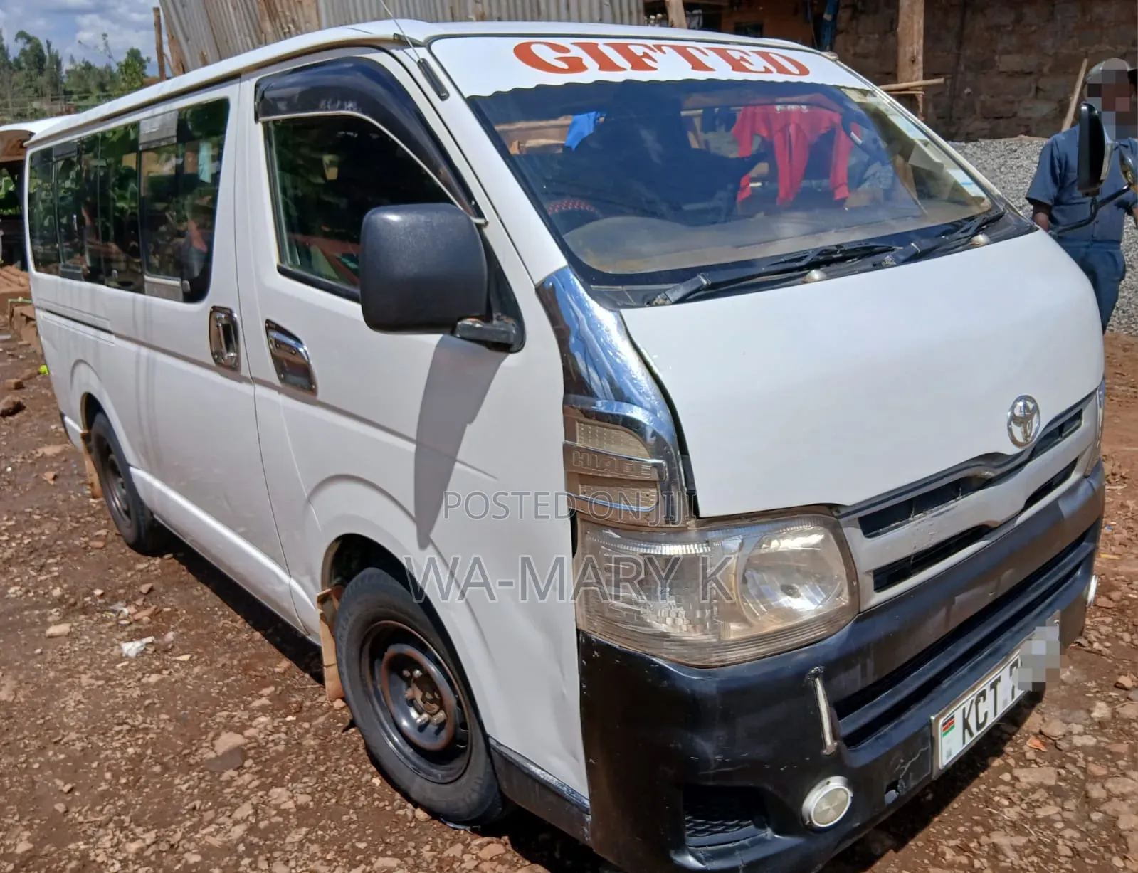 Toyota HiAce 2010 White