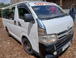 Toyota HiAce 2010 White