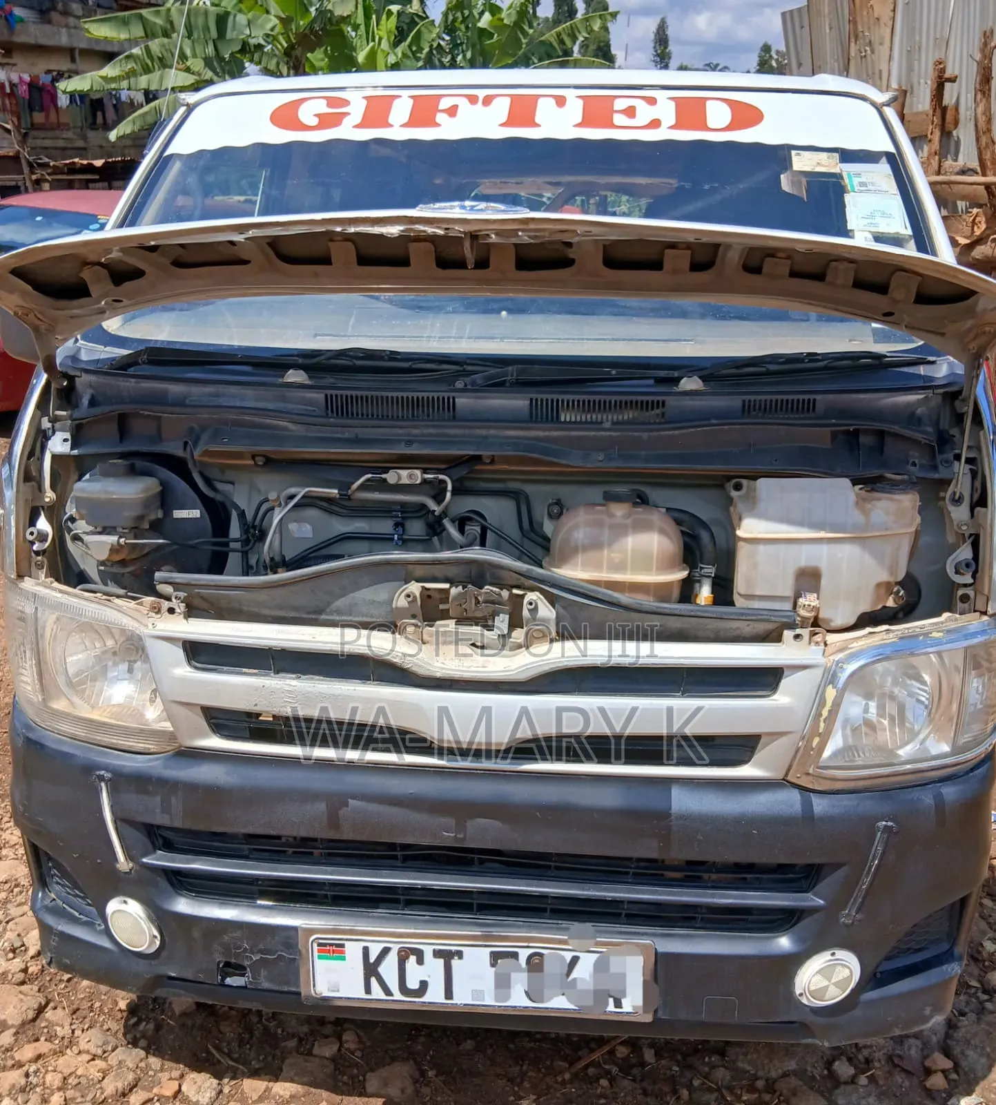 Toyota HiAce 2010 White