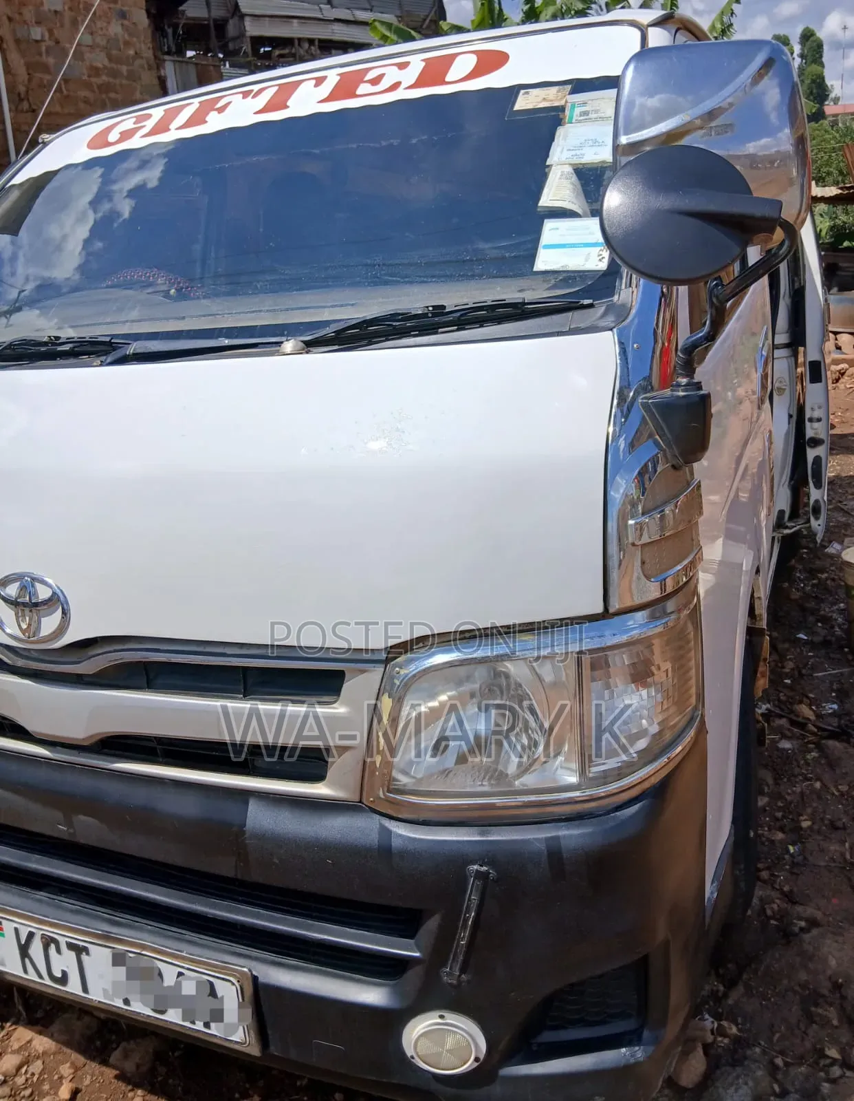 Toyota HiAce 2010 White