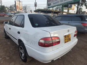 Toyota Corolla 1997 White