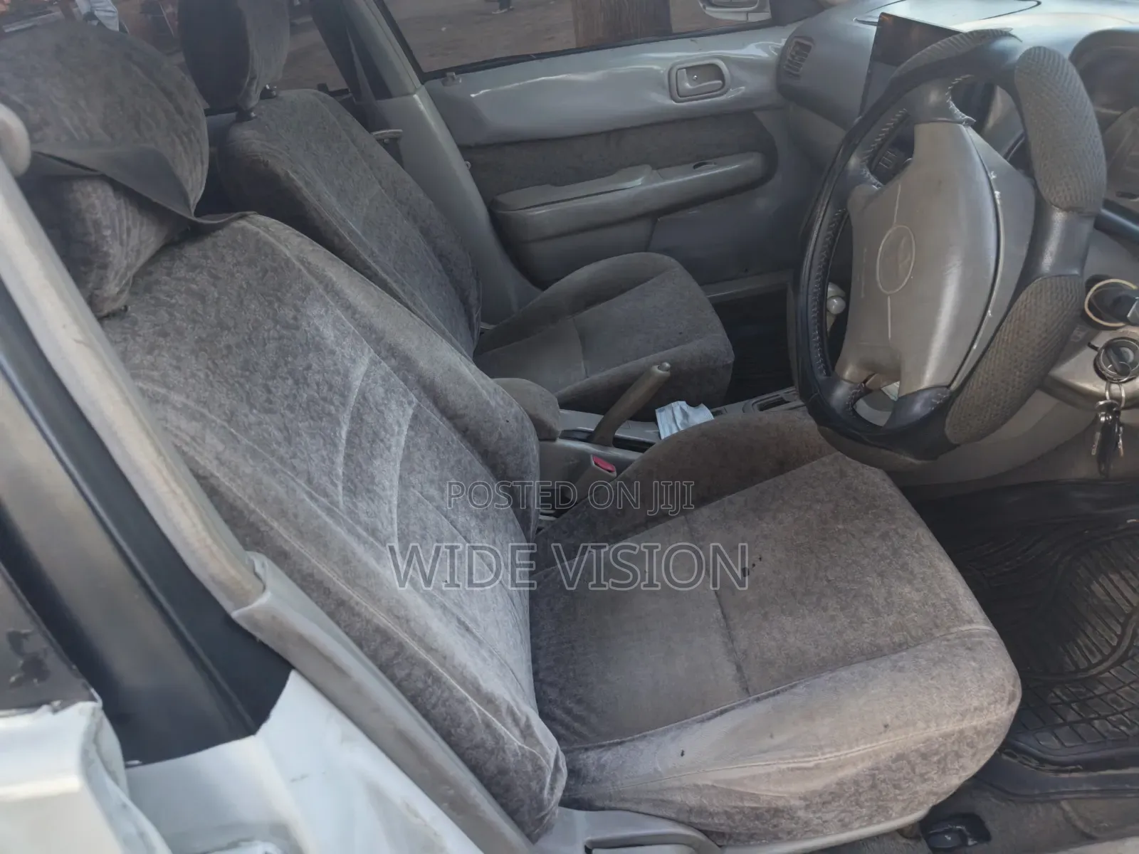 Toyota Corolla 1997 White