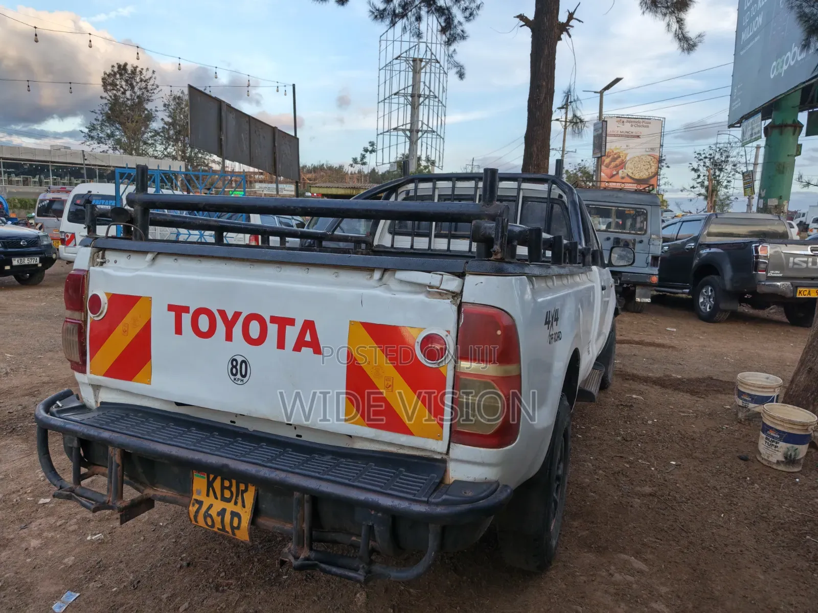 Toyota Hilux 2026 White