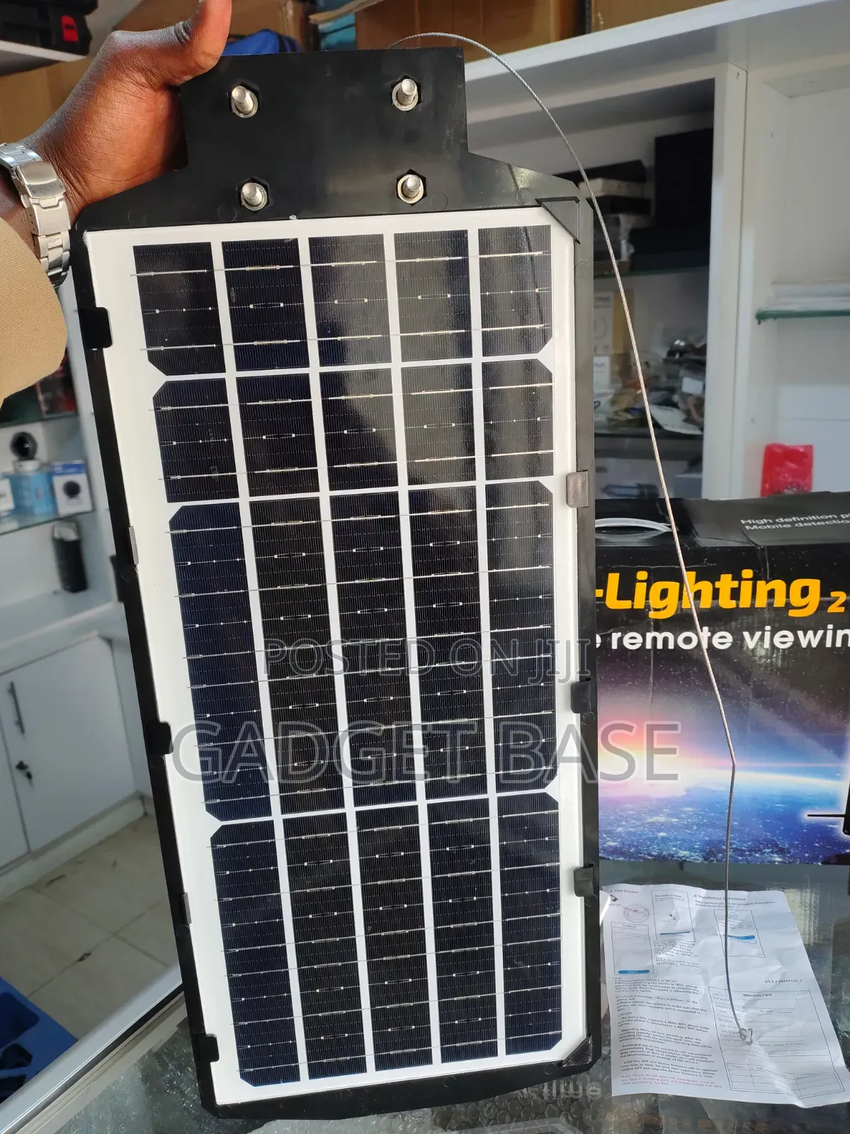 AI Solar Security Camera With LED Floodlight – 2-in-1 Outdoor CCTV