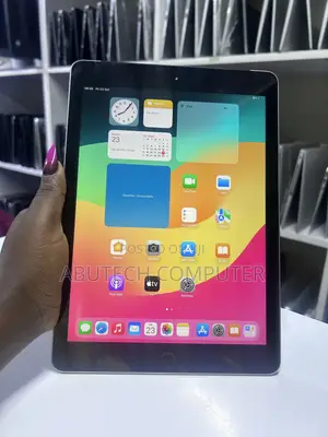 Apple iPad Wi-Fi 128 GB Silver
