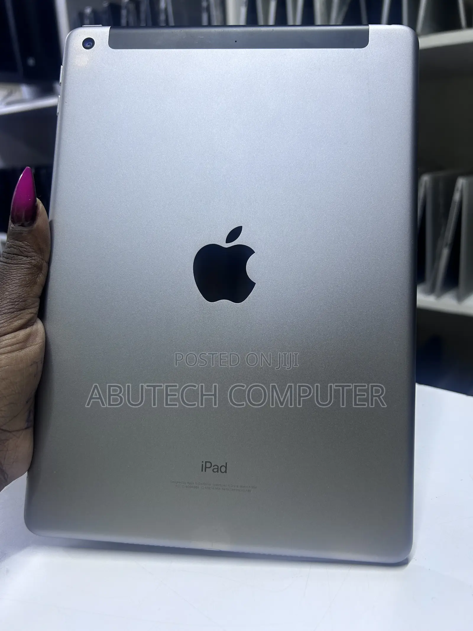 Apple iPad Wi-Fi 128 GB Silver