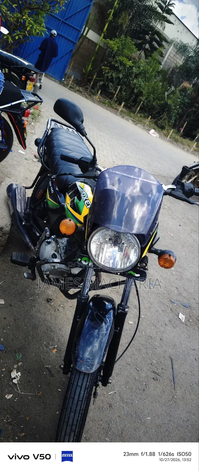 Bajaj Boxer 150 UG 2025 Black