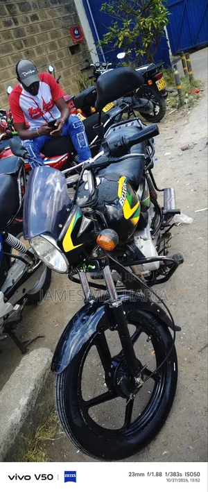 Bajaj Boxer 150 UG 2025 Black