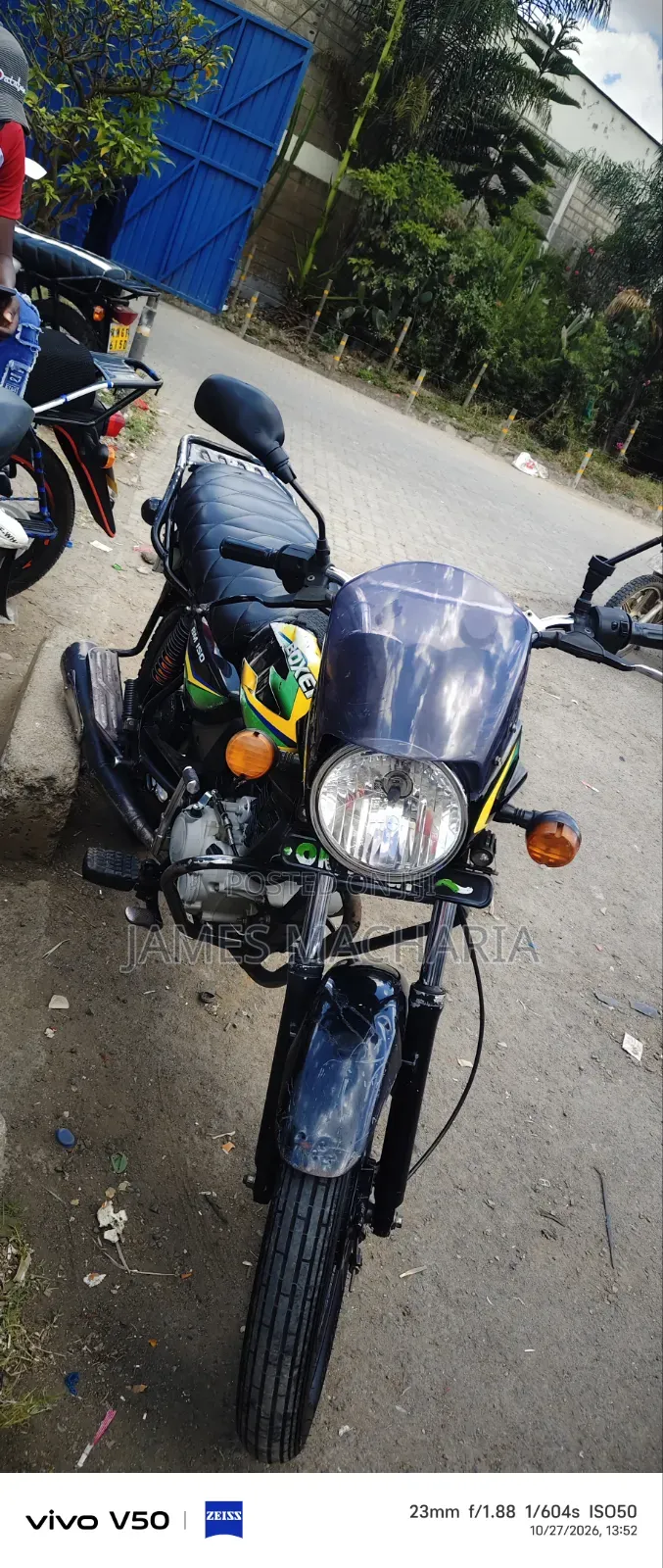 Bajaj Boxer 150 UG 2025 Black