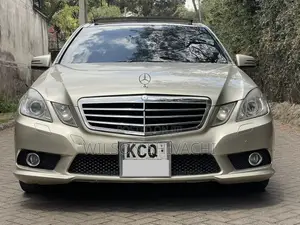 Mercedes-Benz E250 2011 Gold