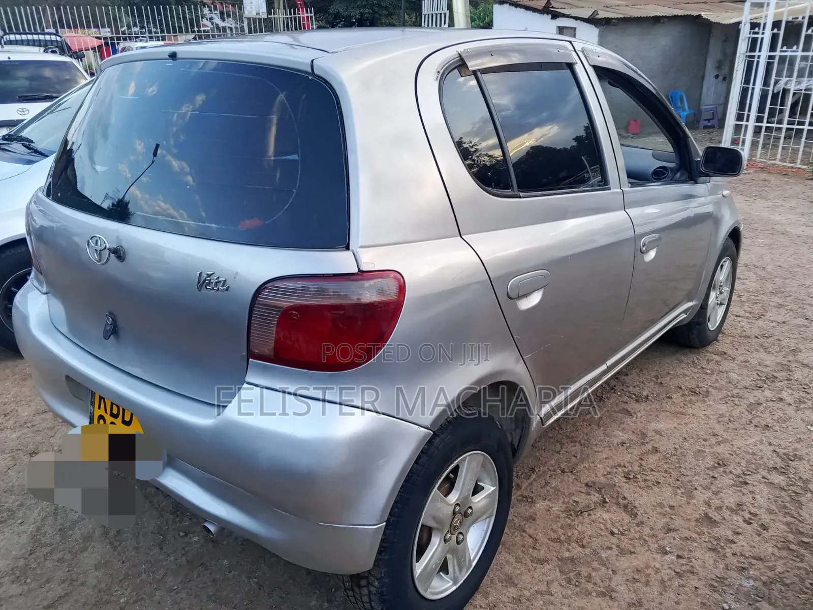 Toyota Vitz 2002 Silver
