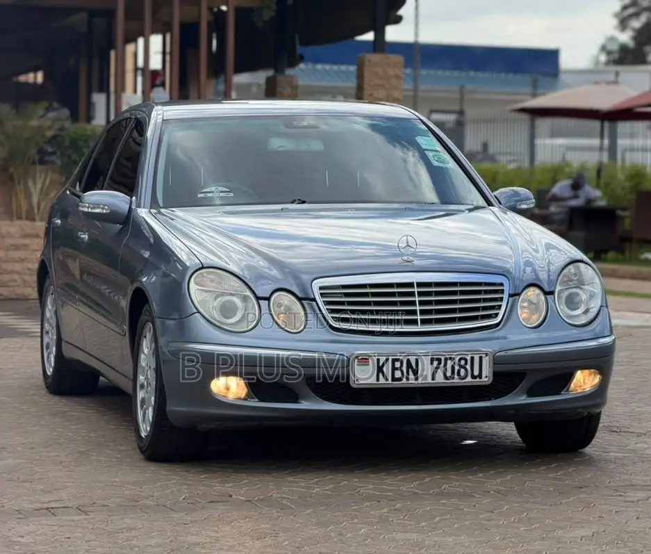 Mercedes-Benz E200 2006 Blue