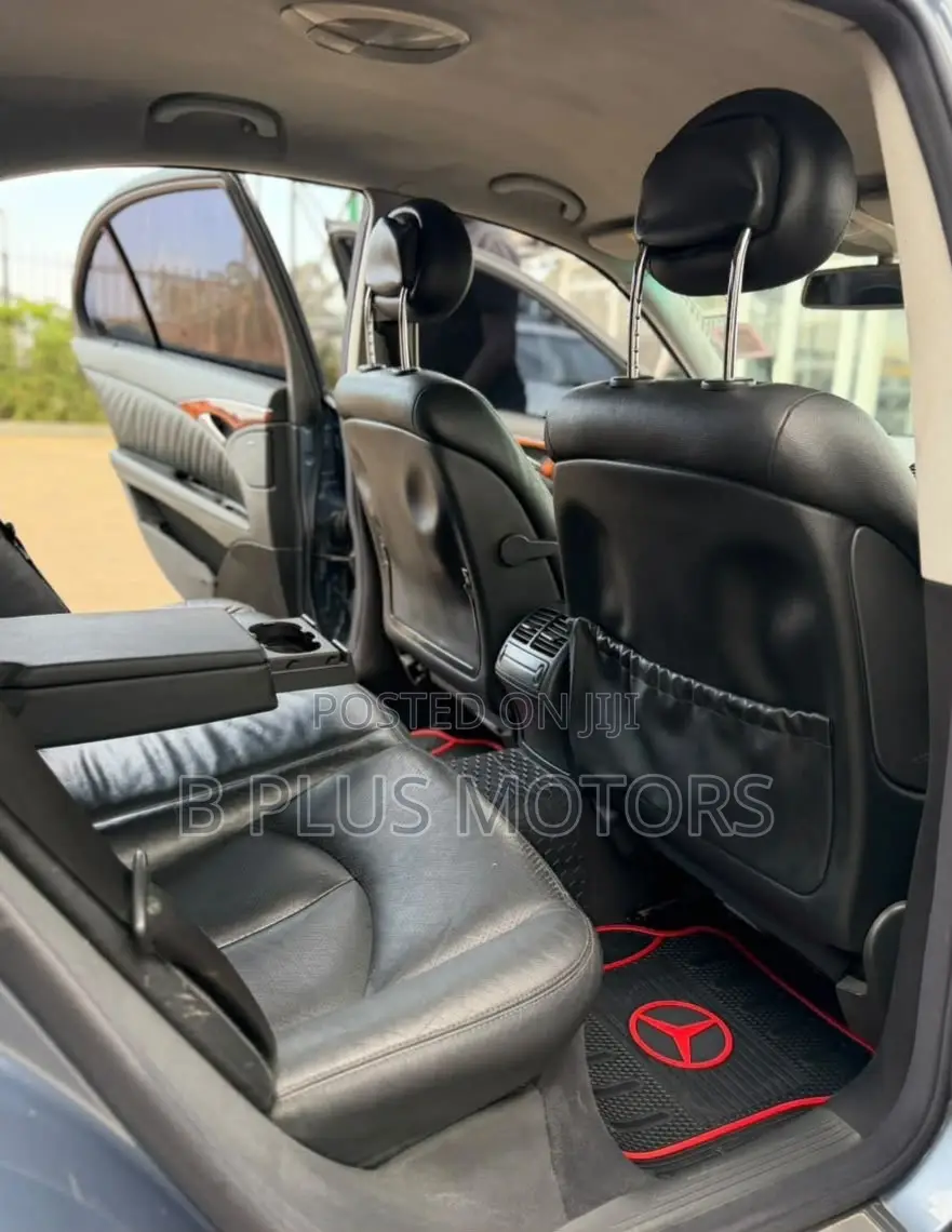 Mercedes-Benz E200 2006 Blue