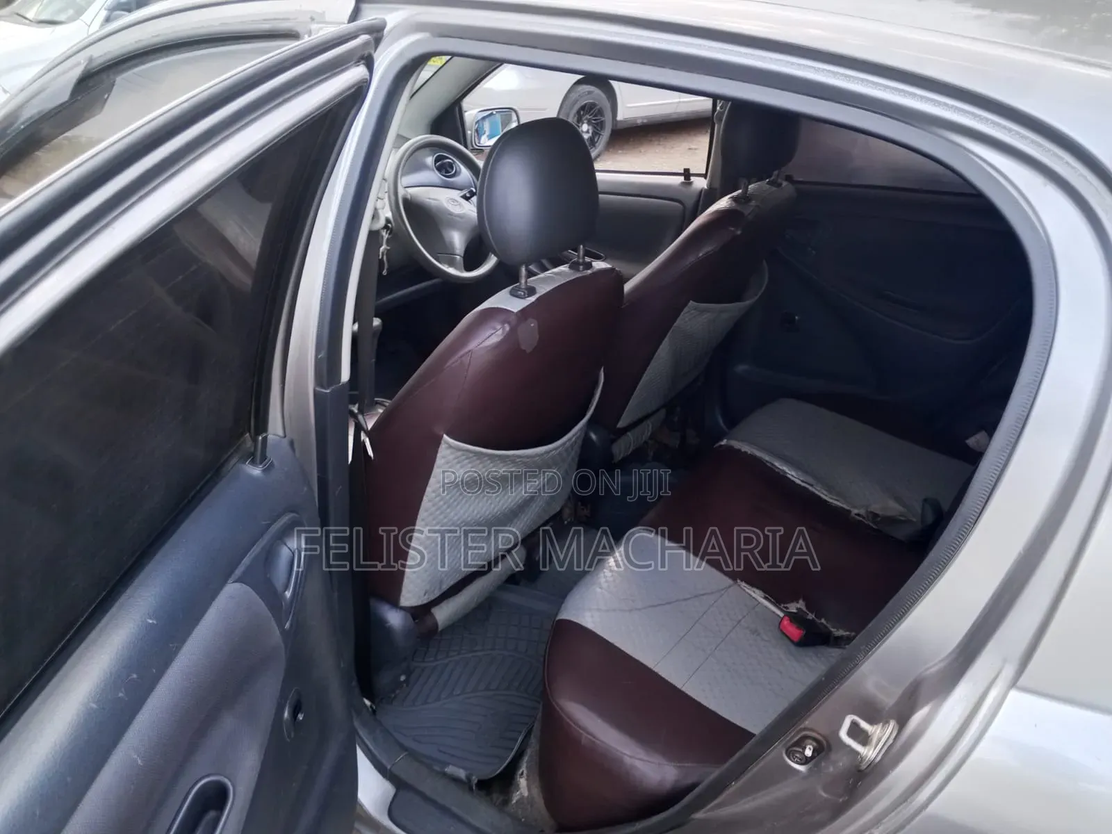 Toyota Vitz 2002 Silver