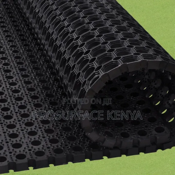 Black Hollow Drainage Mat for Commercial Laundry Areas