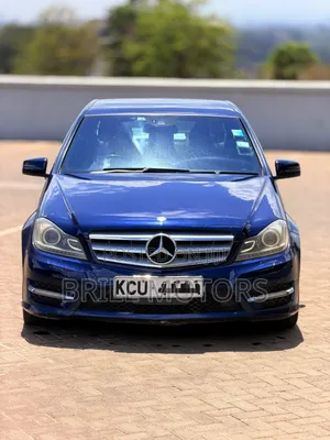 Mercedes-Benz C200 2012 Blue