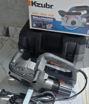Kzubr 1600W Wall Chaser With 2 Blades