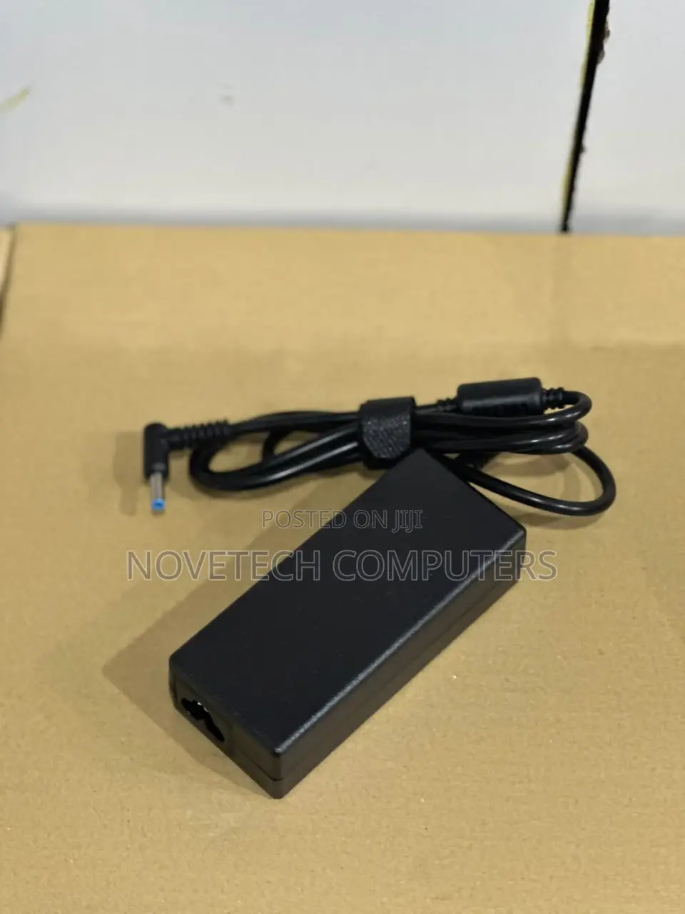 HP-65W Blue Pin Laptop Charger