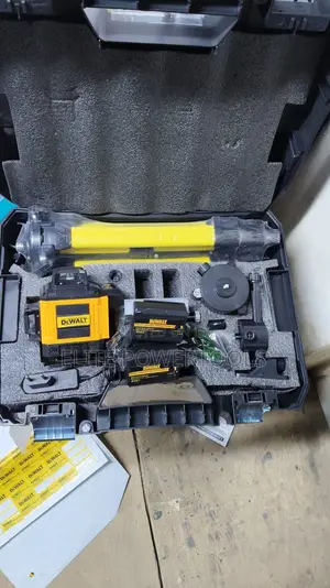 DeWALT Multi-Line Self-Leveling Green Laser Level Kit