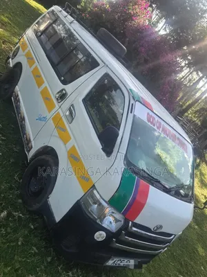 Toyota HiAce 2009 White