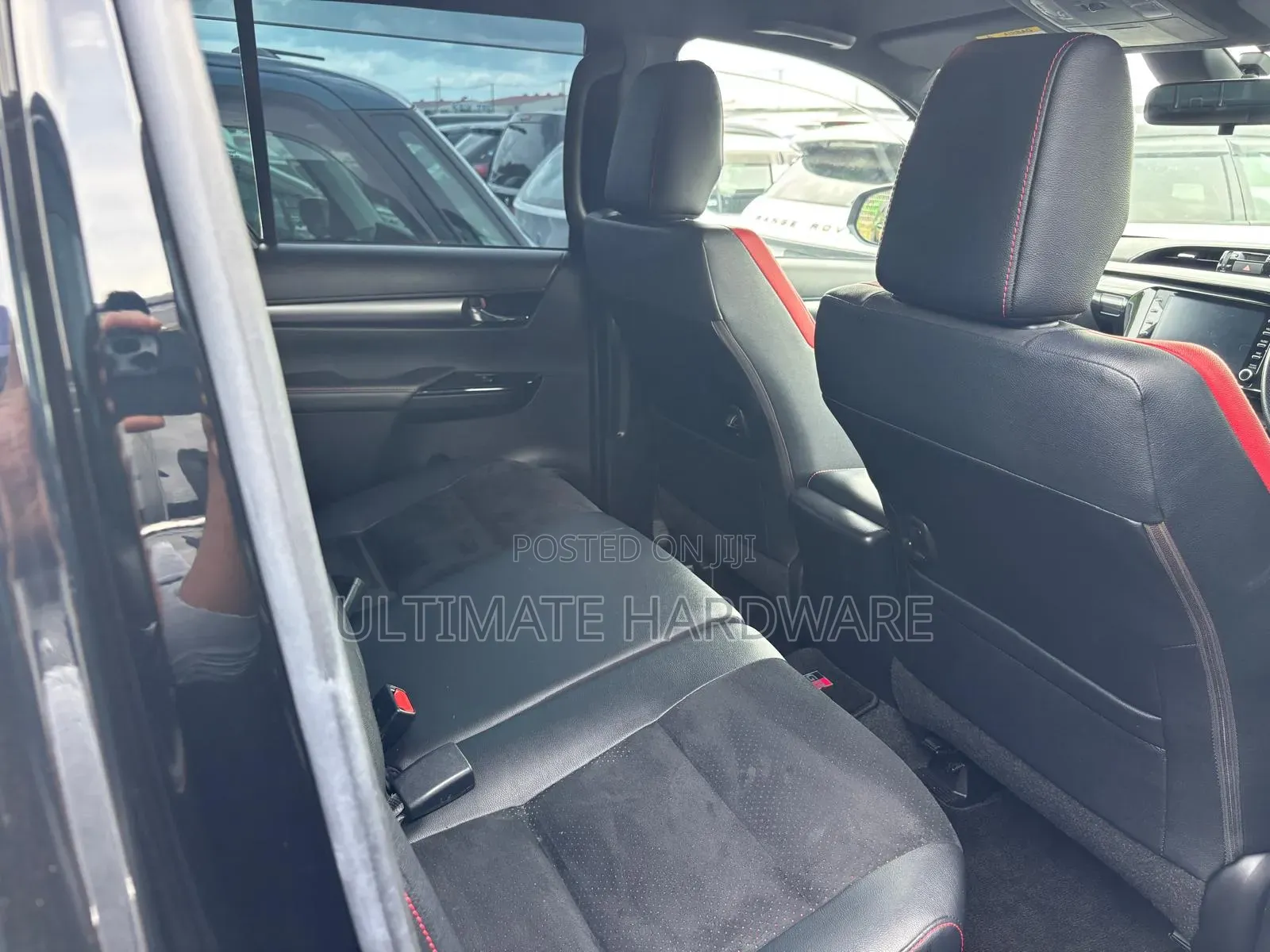 Toyota Hilux 2021 Black