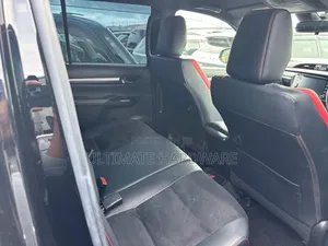 Toyota Hilux 2021 Black