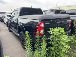 Toyota Hilux 2021 Black