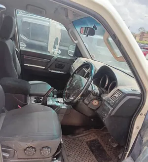 Mitsubishi Pajero 2012 White