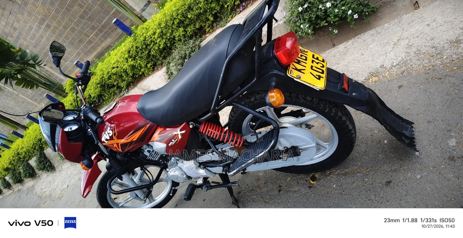 TVS HLX Plus ES 2025 Red