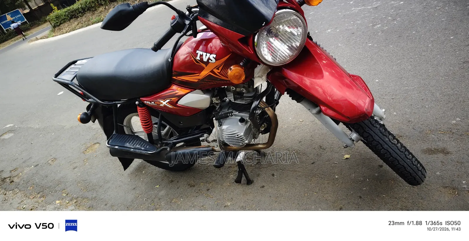 TVS HLX Plus ES 2025 Red