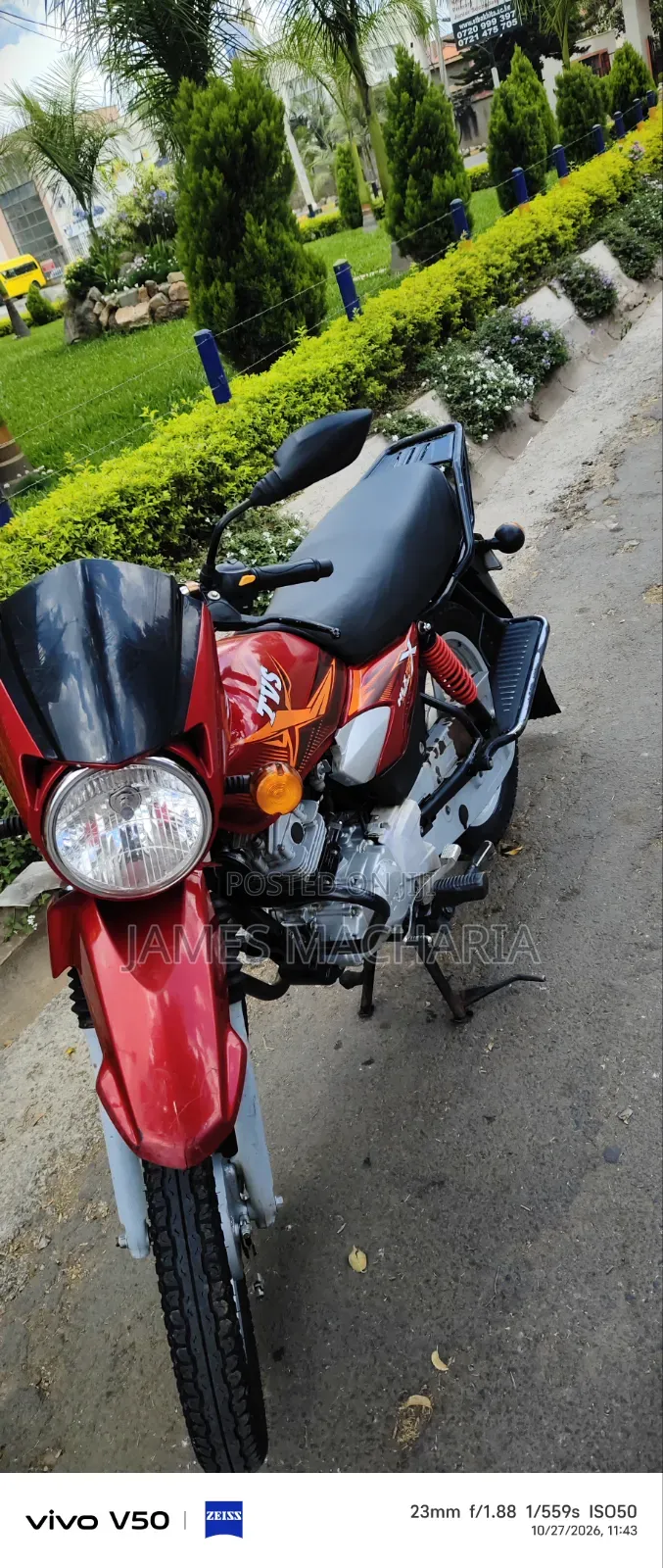 TVS HLX Plus ES 2025 Red