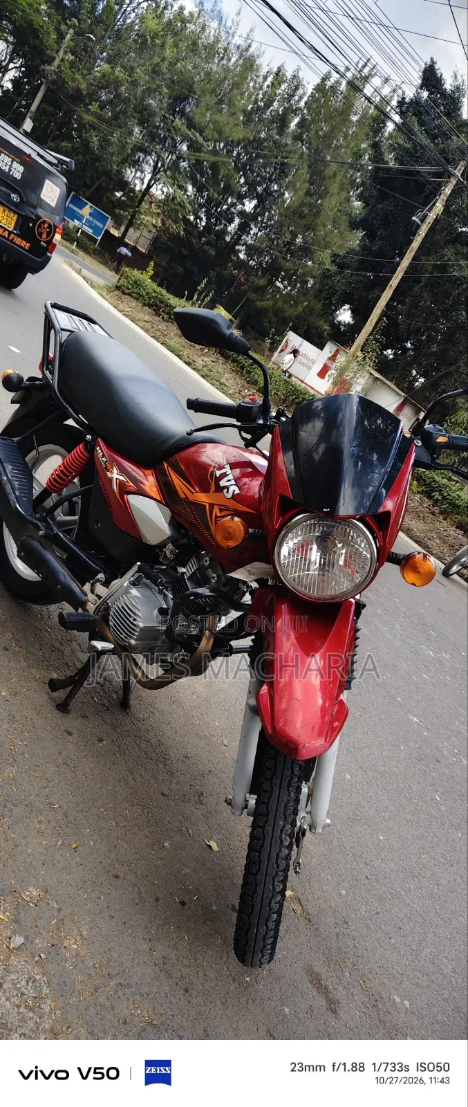 TVS HLX Plus ES 2025 Red