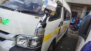Toyota HiAce 2017 White
