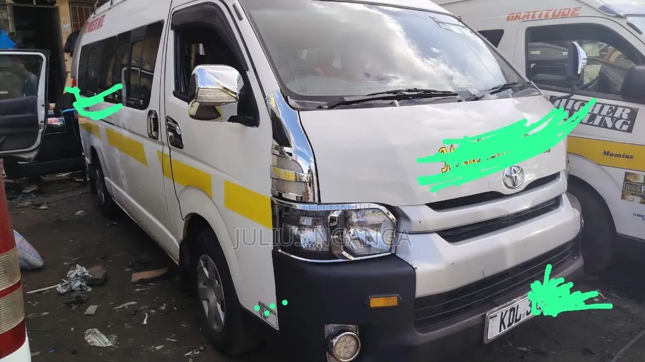 Toyota HiAce 2017 White