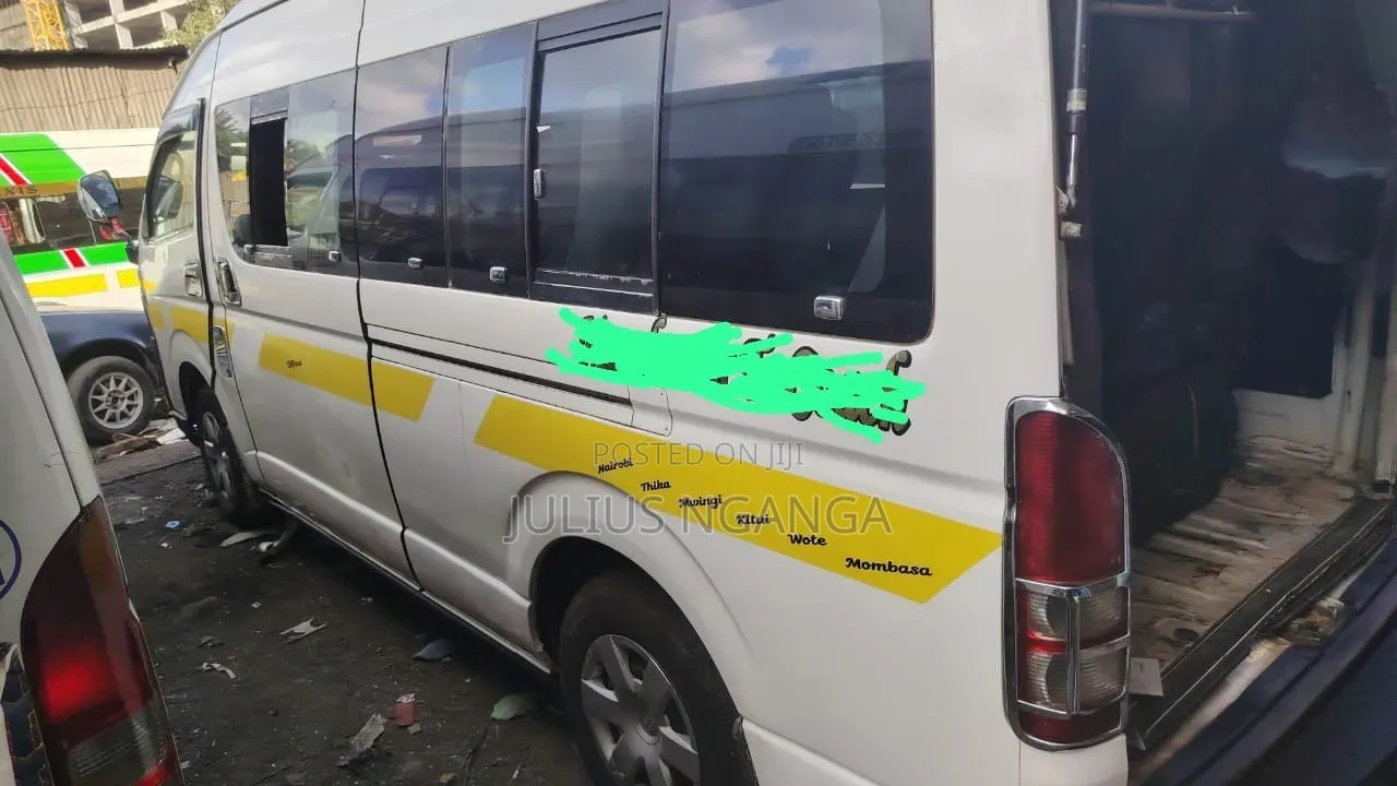 Toyota HiAce 2017 White