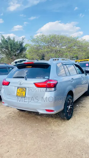 Toyota Corolla Fielder 2016 Silver