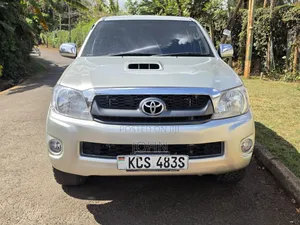 Toyota Hilux 3.0 D-4D 4x4 2012 Silver