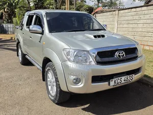 Toyota Hilux 3.0 D-4D 4x4 2012 Silver