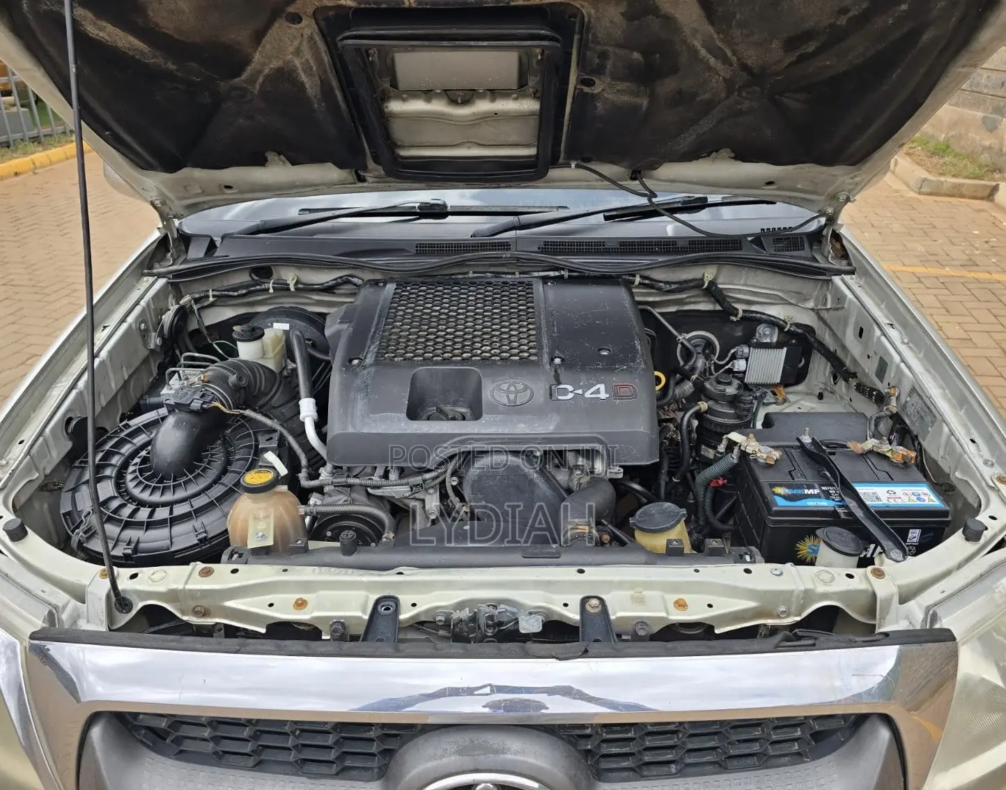 Toyota Hilux 2011 Gold