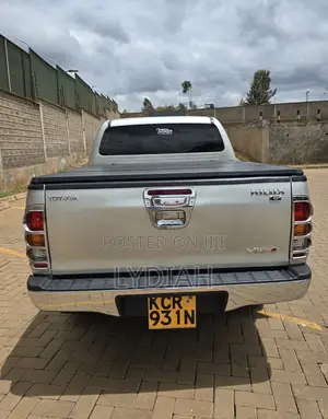 Toyota Hilux 2011 Gold