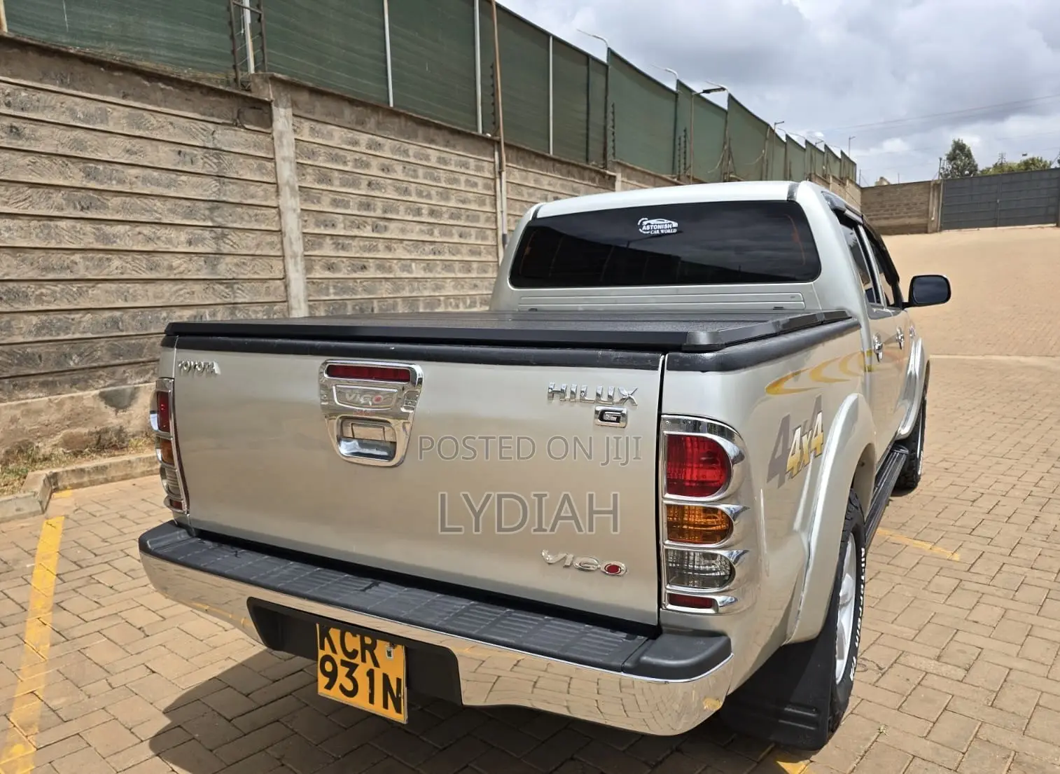 Toyota Hilux 2011 Gold