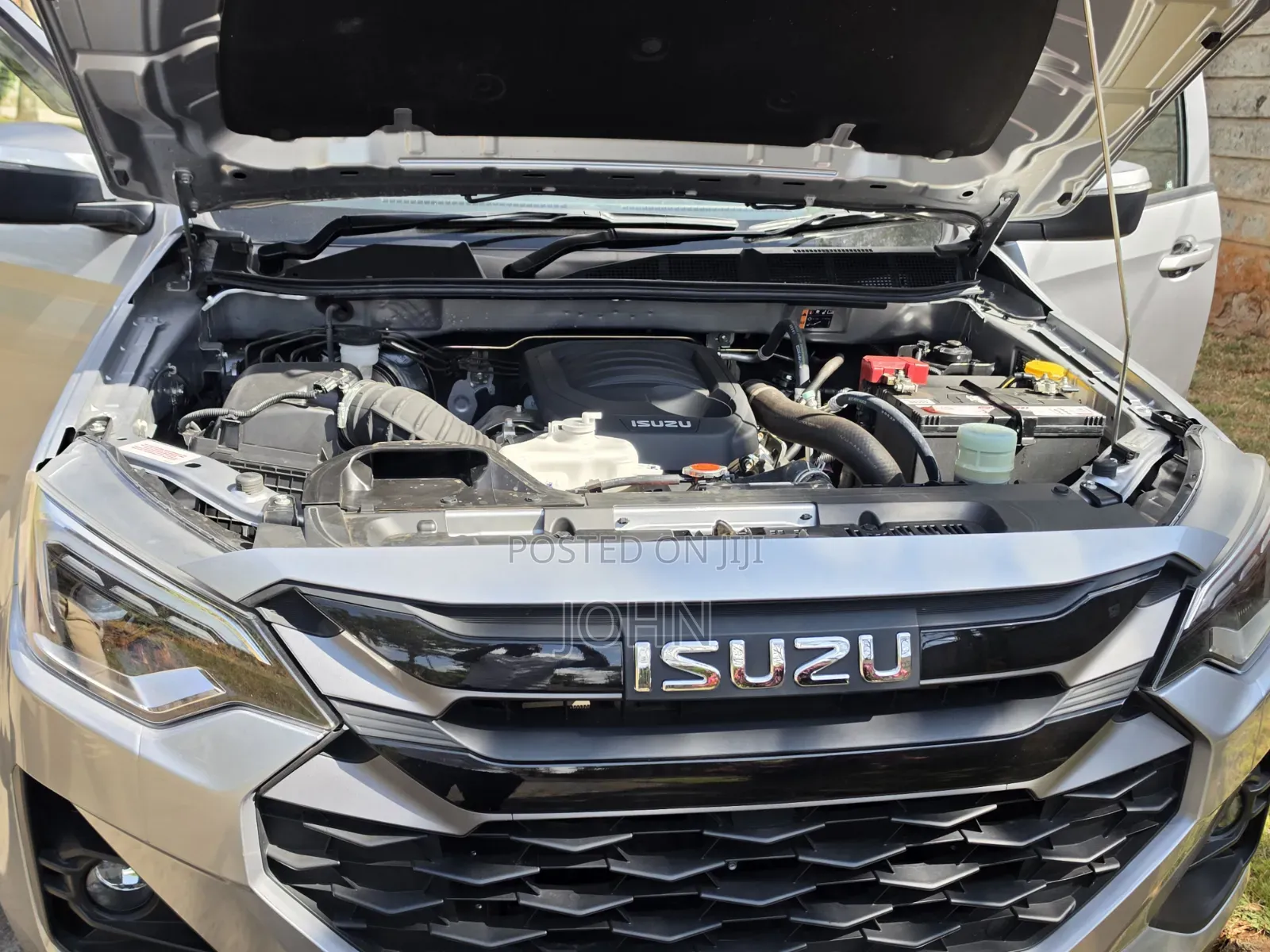 Isuzu D-MAX 2025 Silver