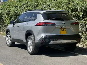 Toyota Corolla Cross XLE 2025 Silver