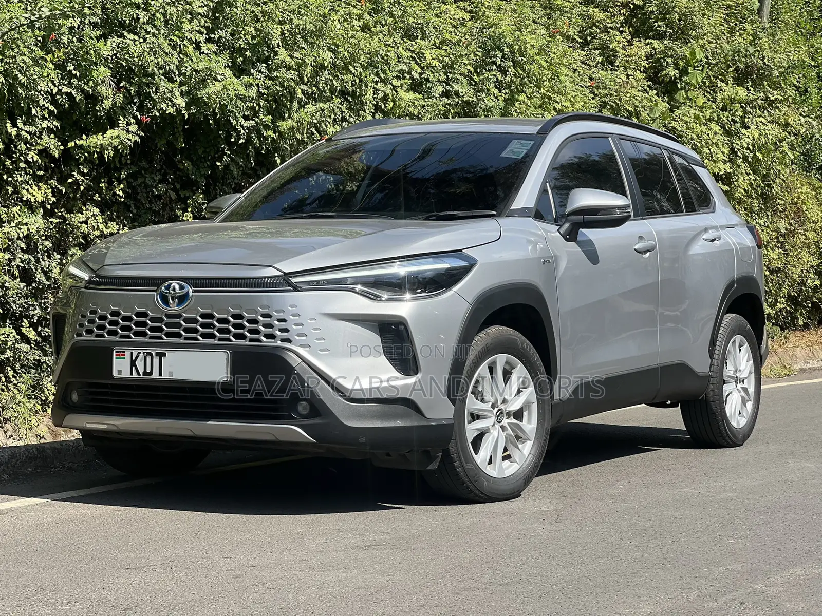 Toyota Corolla Cross XLE 2025 Silver
